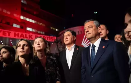 CHP Genel Başkanı Özel, CHP kuruluş haftası kapanış etkinliğinde gazetecilerin sorularını yanıtladı Açıklaması