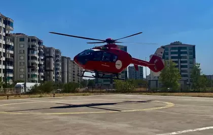 74 Yaşındaki Hasta Uyluk Kemiği Kırılınca Ambulans Helikopterle Hastaneye Sevk Edildi