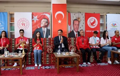Hatay Valisi'nden Depremzede Sporculara Ödül