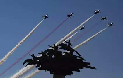 İzmir'in Kurtuluşu Kutlandı: Türk Yıldızları ve SOLOTÜRK'ün Hava Gösterisi