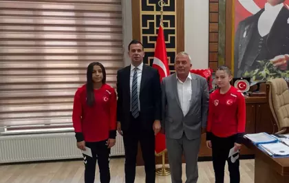 Kaymakam Emrah Aslan, Başarılı Güreşçileri Ağırladı