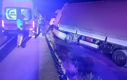 Konya'da Tır Kaza Yaptı, Sürücü Yaralandı