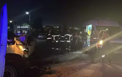 Kocaeli'de Trafik Kazası: 10 Yaralı