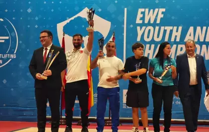 Türkiye U15 ve Yıldızlar Halter Şampiyonası'nda Rekorlara İmza Attı