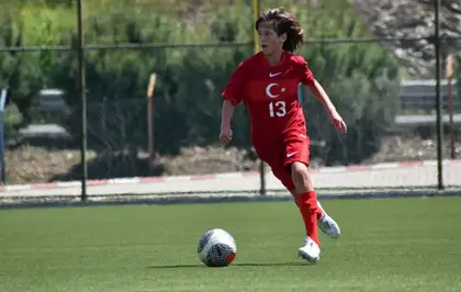 13 yaşındaki Ömer Özyurt, 6 milyon lira karşılığında Süper Lig devine transfer oldu