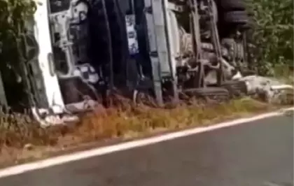 Beton Mikseri Fındık Tarlasına Devrildi, Sürücü Hafif Yaralandı