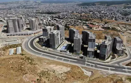 Yüksek Faizler Eski Binalara Yönlendiriyor: İzmir'de Konut Talebi Değişiyor