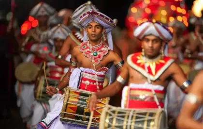 Sri Lanka'da Esala Perahera Festivali Coşkuyla Kutlandı