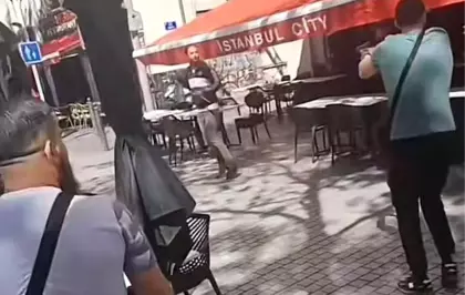 Fransa'da Bıçaklı Saldırı: 4 Yaralı, Saldırgan Etkisiz Hale Getirildi
