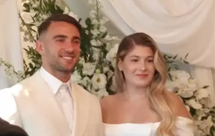 Yunus Akgün kiminle nişanlandı? Yunus Akgün nişanlısı Tuğçe Alaca kimdir, hangi takımlıdır?