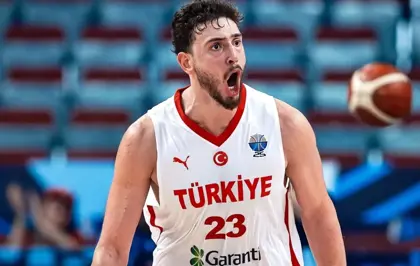 12 Dev Adam, Polonya'yı farklı geçerek yarı finale yükseldi