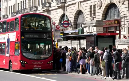 Londra'da Ulaşım Kaosu: Grev Nedeniyle Metro Hizmetleri Kapalı