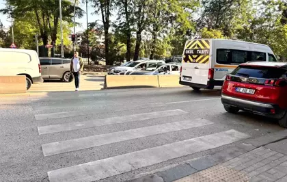 Yaya Geçidinde Tartışma: Sürücü Kadına Yumruk Attı