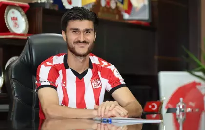 Sivasspor, Yusuf Cihat Çelik ile Anlaştı