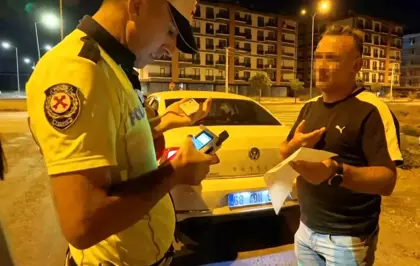Aksaray'da Alkollü Araç Kullanan Sürücüden Polis Memurlarına Beddua