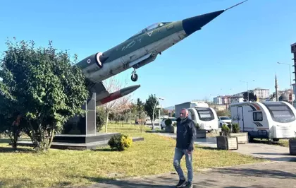 Dünya havacılık tarihine geçen Selçuk Bayraktar'a Sürmeneli hemşehrisinden şarkılı destek