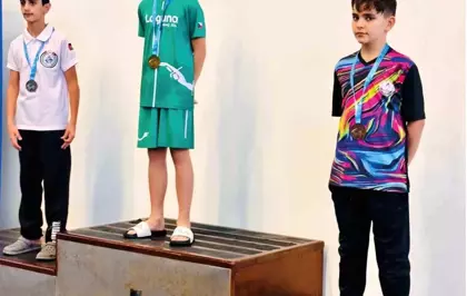 Elazığ paletli yüzme yarışlarında dünya 3.'sü oldu