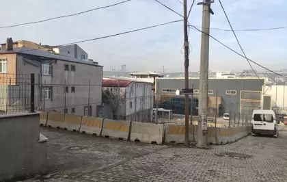 Kocaeli'de yangın çıkan fabrikanın bulunduğu sokak trafiğe açıldı