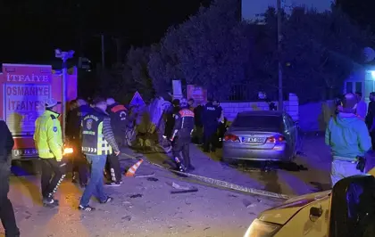 Osmaniye'de üç araç çarpıştı: Ölü ve yaralılar var