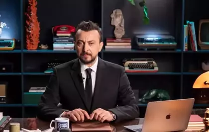 Sekizinci Aile finalinde büyük sürpriz! Hazal Kaya gözyaşlarını tutamadı