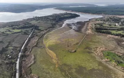 Terkos Gölü'ndeki su seviyesinin düşmesiyle tarihi yapıların kalıntıları ortaya çıktı