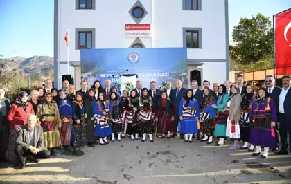 Trabzon'da 40 çiftçiye süt sağım makinesi verildi