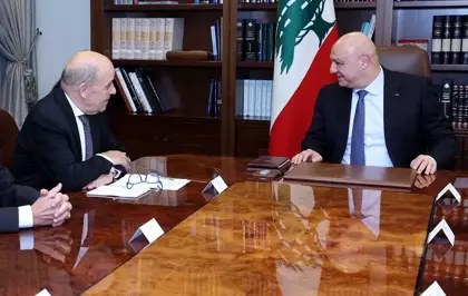 Lübnan Cumhurbaşkanı Avn, Macron'un Özel Temsilcisi Le Drian'ı kabul etti