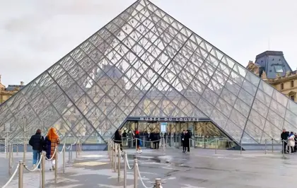 Dünyaca ünlü müzenin başına gelmeyen kalmadı