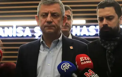 Gülşah Durbay'ın ailesini ziyaret eden Özgür Özel, gözyaşlarını tutamadı