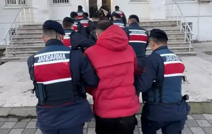 Yurt dışına kaçmak isterken yakalanan 5 Türk tutuklandı