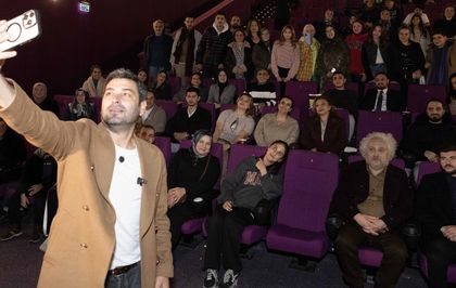 Ozan Akbaba ve Yüksel Aksu'dan 'Bak Postacı Geliyor' izleyicilerine film arasında sürpriz