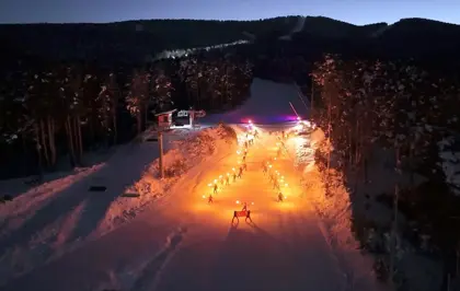 Sarıkamış Kayak Merkezi meşaleli kayak gösterisiyle sezonu açtı
