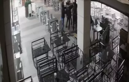 Baba ve Oğul, Küfürlü Konuşan Arkadaşlarına Bıçak ve Pala ile Saldırdı