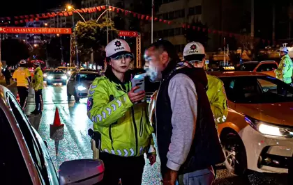 Adana'da trafik denetimi; 60 sürücüye 495 bin 593 TL ceza