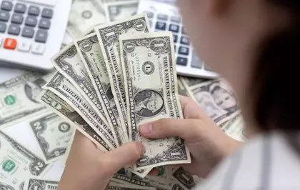 Bankalardaki döviz mevduat hesaplarında 4 yıl sonra bir ilk