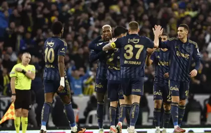 Fenerbahçe ligin ilk devresini namağlup tamamladı