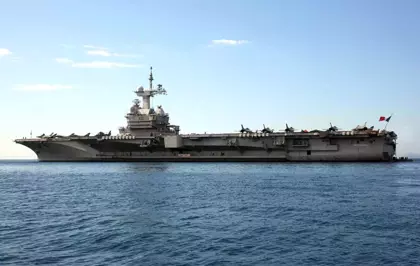 Fransa, yeni uçak gemisi inşa edecek