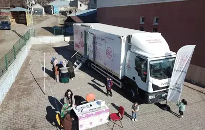 Kanserden ölümlerin fazla olduğu Ağrı'da gezici kanser tarama aracı köy yollarında