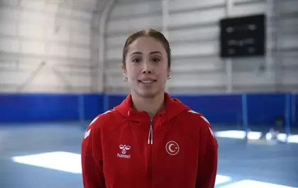 Milli badmintoncu Özge'nin hedefi Türkiye'ye yeni madalyalar kazandırmak