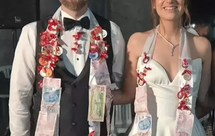 Çanakkale'deki kazada ölen Neslihan öğretmen ile eşinin babaannesi toprağa verildi