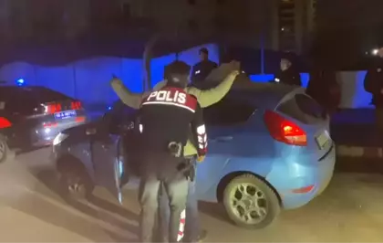 Bursa'da asayiş denetimi; aranan kişi yakalandı