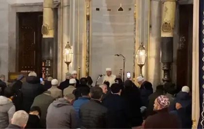 Sultanahmet Camii'nde Regaip Kandili dualarla idrak edildi