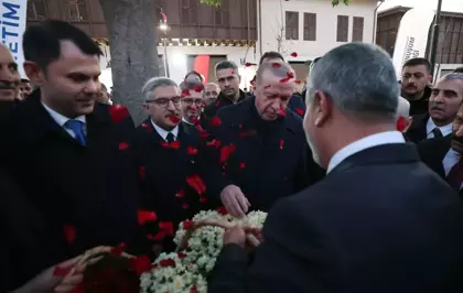Cumhurbaşkanı Erdoğan, Hatay'daki Kurtuluş Caddesi'nin yeniden ışıklandırılması törenine katıldı