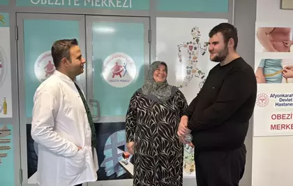 Tükettiği abur cuburun da etkisiyle 198 kiloya kadar çıkan genç 6 ayda 50 kilo verdi