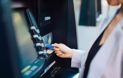 261 yıllık dev banka onlarca şubesini kapatıyor