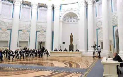 Zengin ve sessiz: Putin Rusya'nın milyarderlerini savaşta nasıl yanında tuttu?