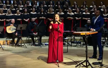 Türkan Şoray, Ankara'da sahneye çıktı