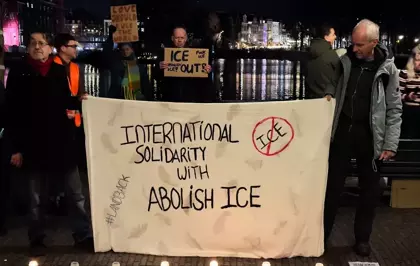 Hollanda'da, ABD'de ICE yetkilisinin bir kadını öldürmesi protesto edildi