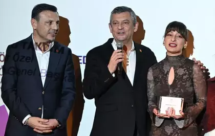 CHP Genel Başkanı Özel, SES Eşitlik ve Dayanışma Derneği Yılın Kadınları Ödül Töreni'ne katıldı