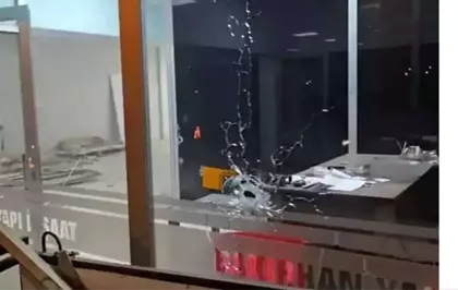 Mardin'de iş yerlerine silahlı saldırı